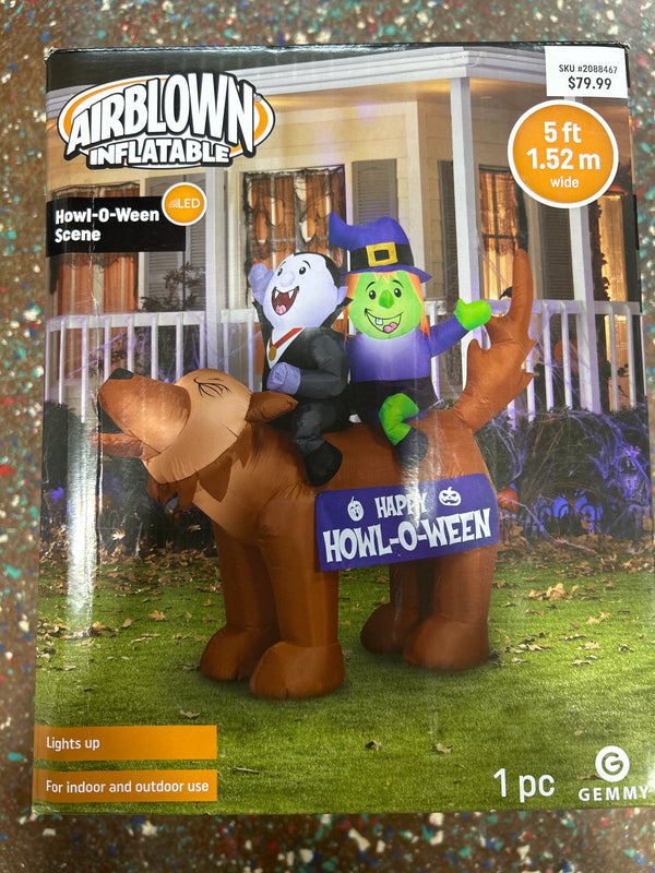 HOWL-O-WEEN SCENE INFLATABLE