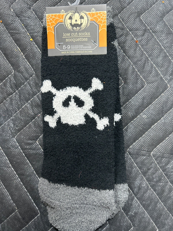 FUZZY SKULL SOCKS