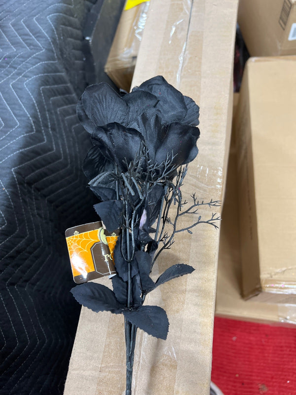 BLACK ROSES1