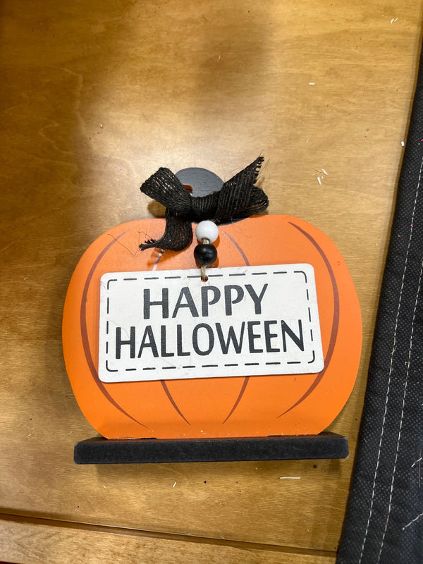 HAPPY HALLOWEEN TABLE DECOR