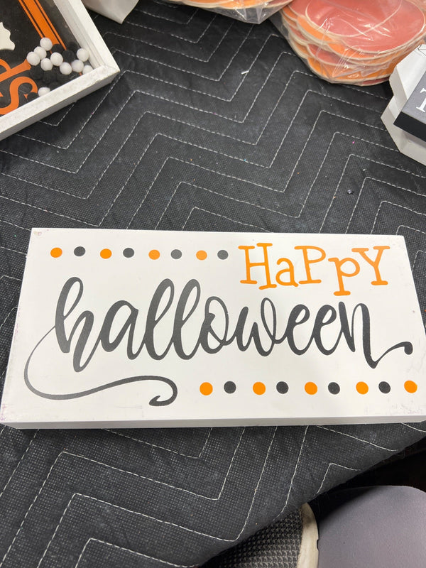 HAPPY HALLOWEEN TABLE TOP DECOR