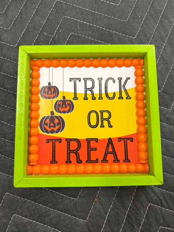 TRICK OR TREAT TABLE TOP DECOR