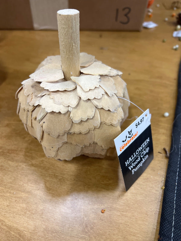 HALLOWEEN WOODCHIP PUMPKIN